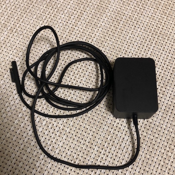 Microsoft tablet charger - Picture 3 of 7